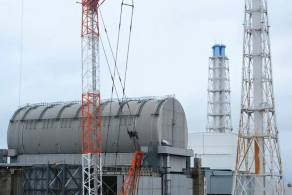 Der Schutzschirm von Reaktor 3 des Atomkraftwerks Fukushima